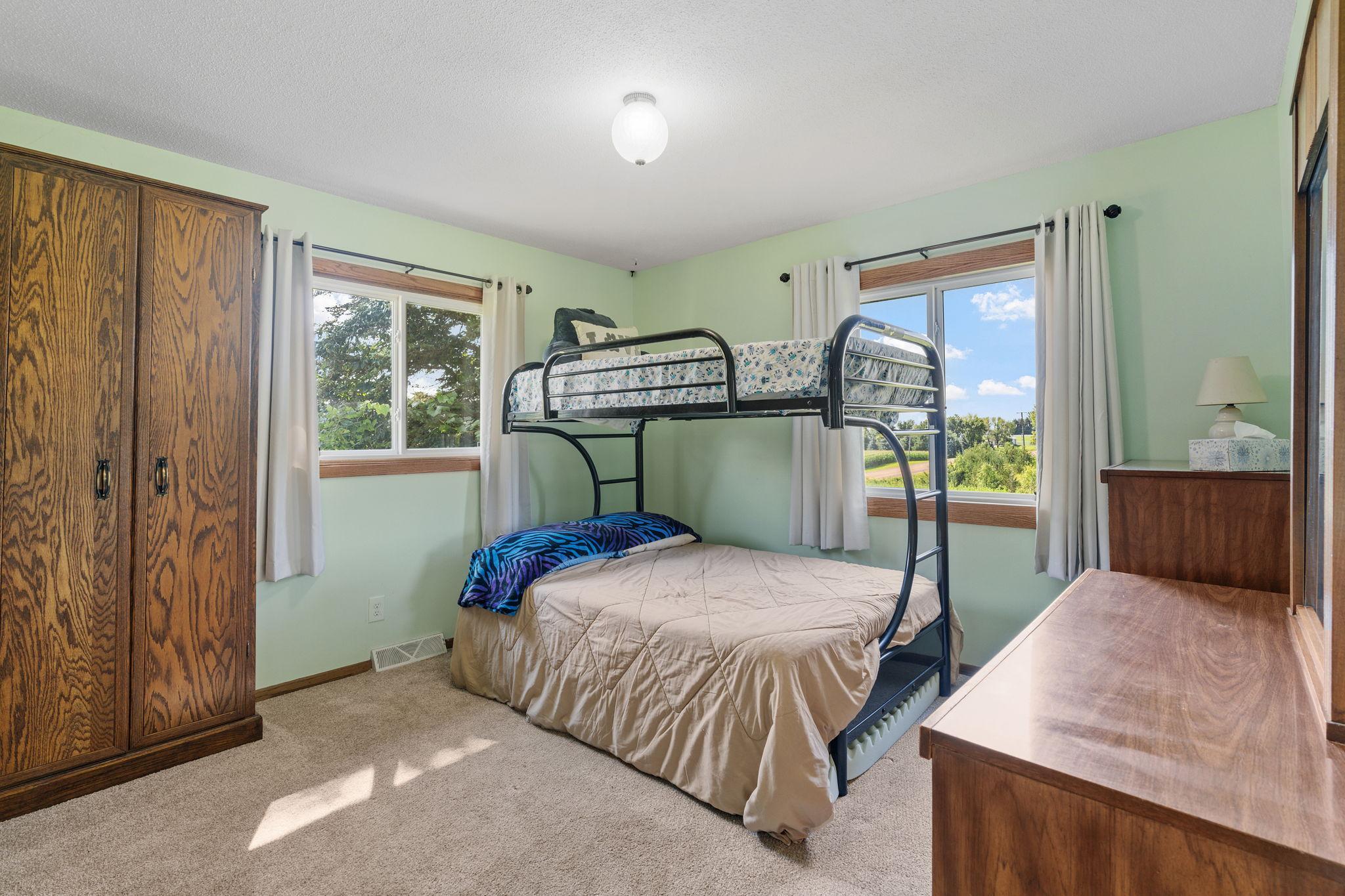 54-web-or-mls-9017 Trail Haven Rd-54.jpg