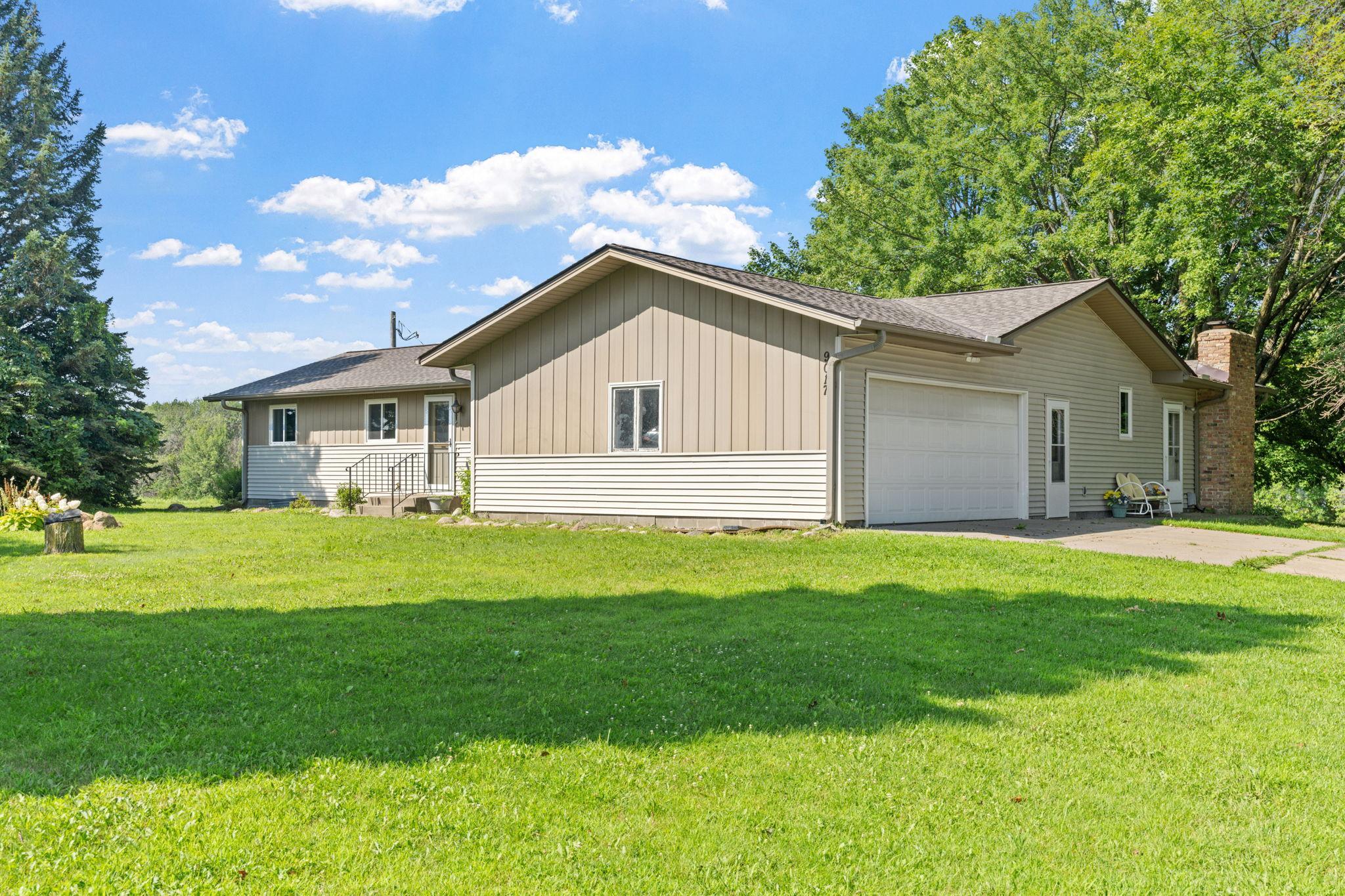 4-web-or-mls-9017 Trail Haven Rd-4.jpg