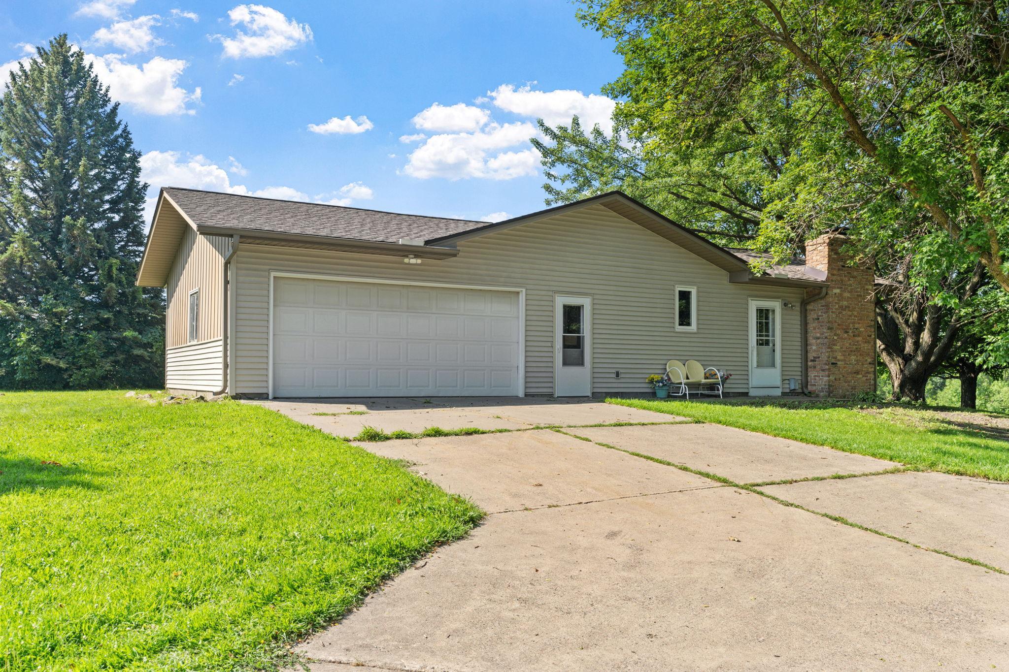 6-web-or-mls-9017 Trail Haven Rd-6.jpg