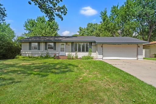 71 66th Way NE, Minneapolis, MN 55432