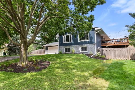 713 Marie Avenue W, Mendota Heights, MN 55118