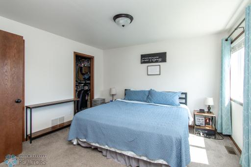 2132 ADMIRAL Drive W, West Fargo, ND 58078