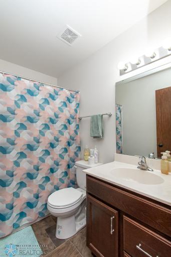 2132 ADMIRAL Drive W, West Fargo, ND 58078