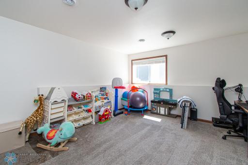 2132 ADMIRAL Drive W, West Fargo, ND 58078