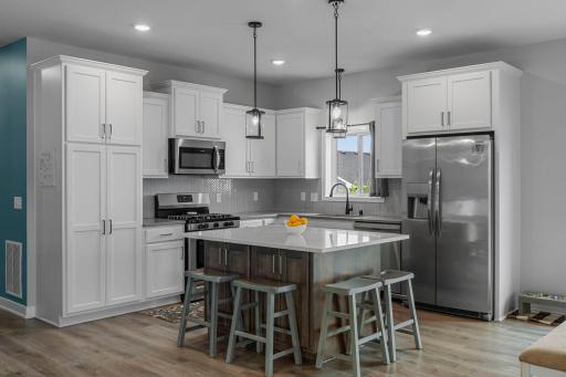 19-web-or-mls-5601 Upper 179th St W-39.jpg