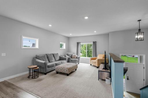 12-web-or-mls-5601 Upper 179th St W-19.jpg