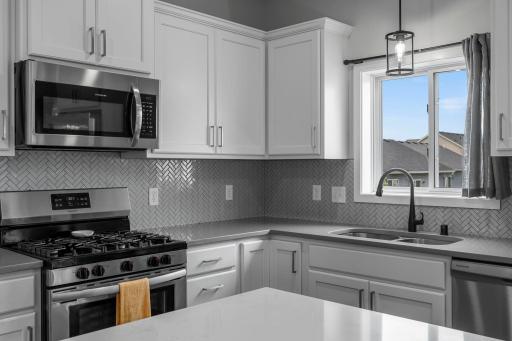 20-web-or-mls-5601 Upper 179th St W-43.jpg