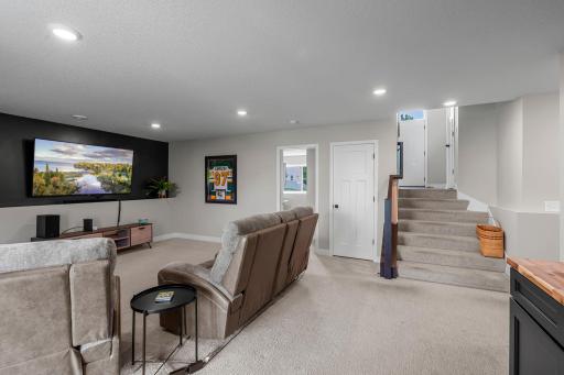 39-web-or-mls-5601 Upper 179th St W-110.jpg