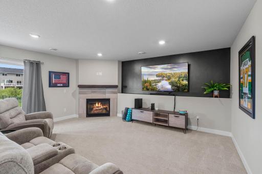37-web-or-mls-5601 Upper 179th St W-103.jpg
