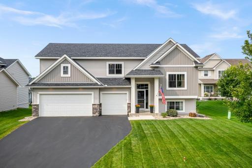 4-web-or-mls-5601 Upper 179th St W-183.jpg