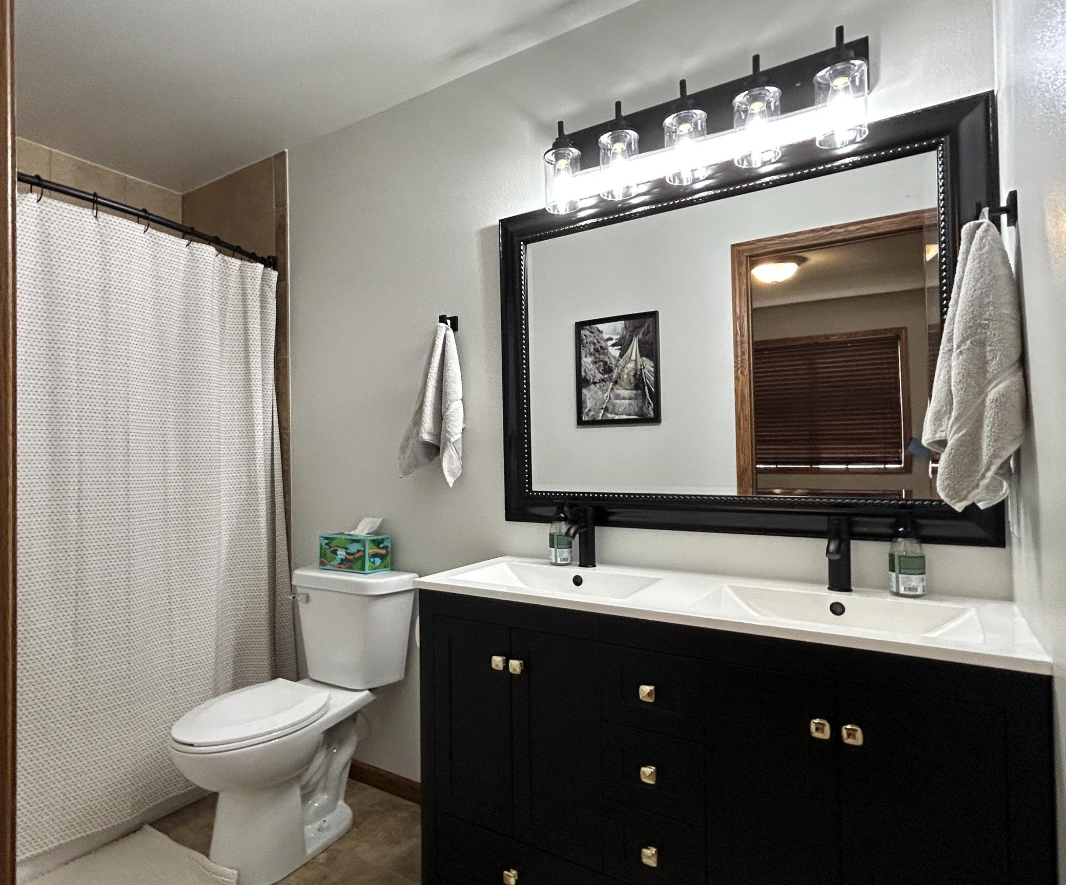 Master Bath With Twin Sinks.JPG