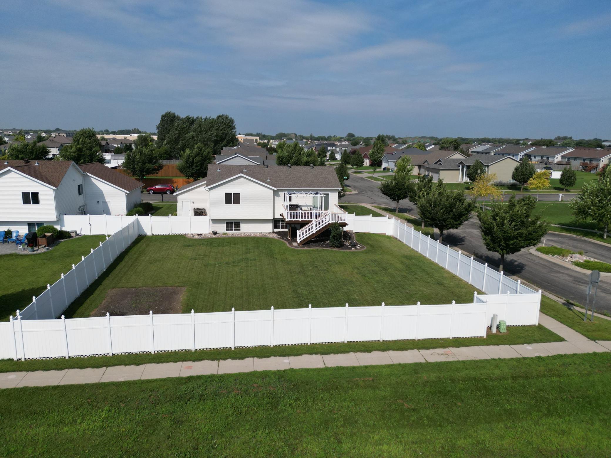 Huge Fenced Yard.JPG