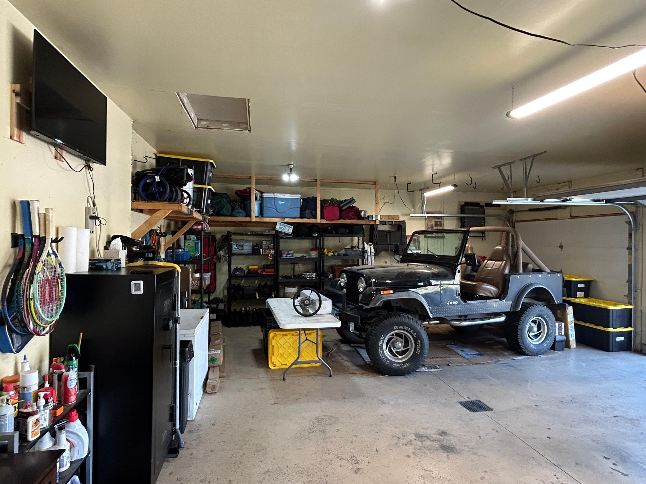 Huge Three Car Garage.JPG