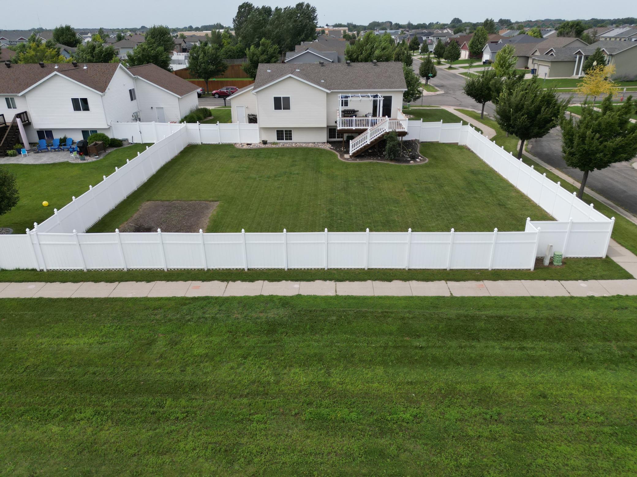 Maintenance Free Fencing.JPG