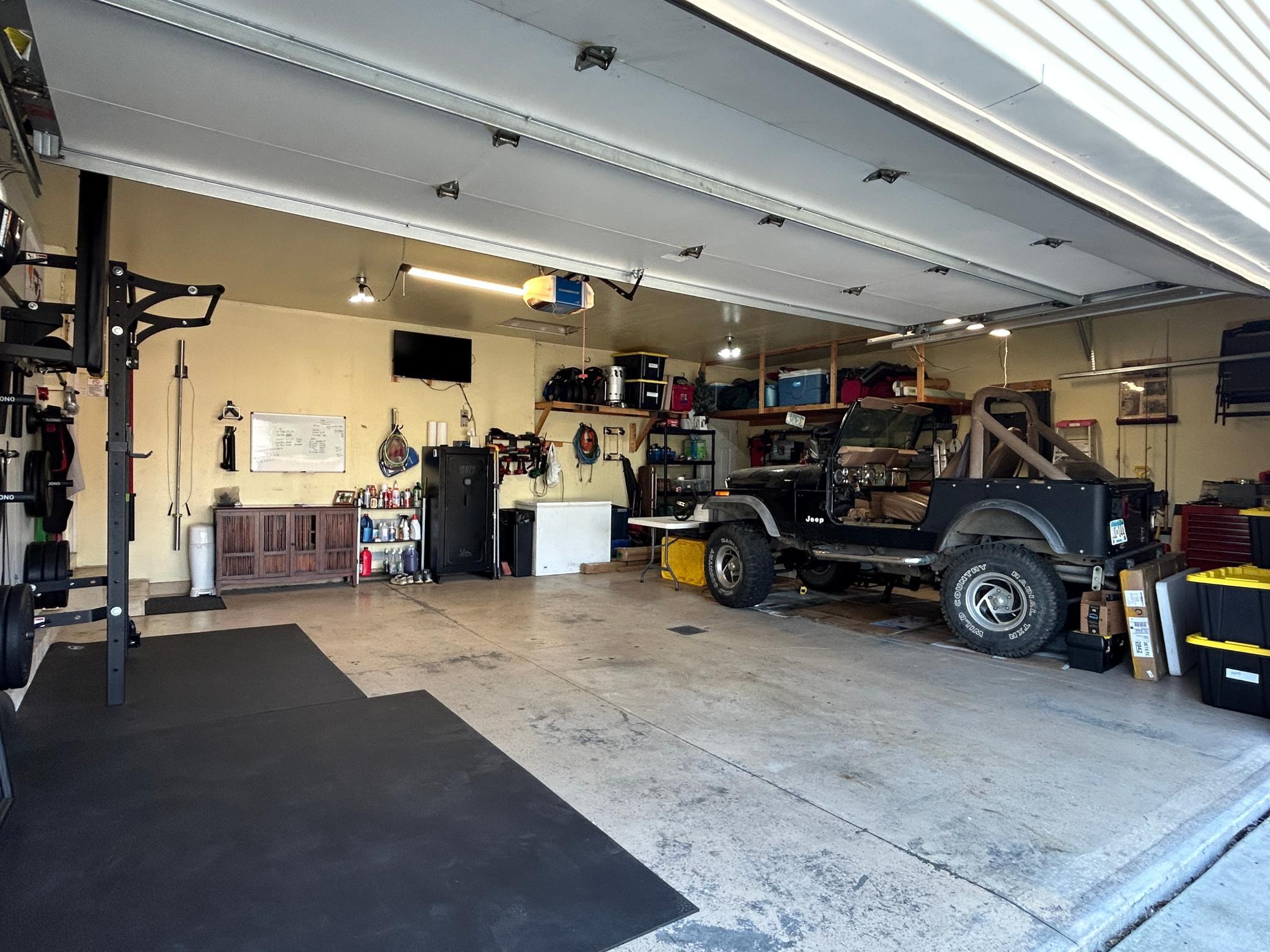 Huge Three Car Garage.JPG