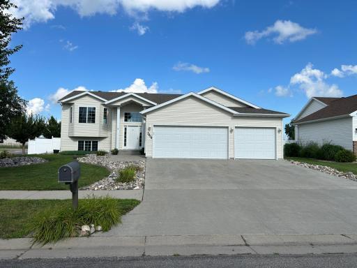 3808 13th Street S, Moorhead, MN 56560