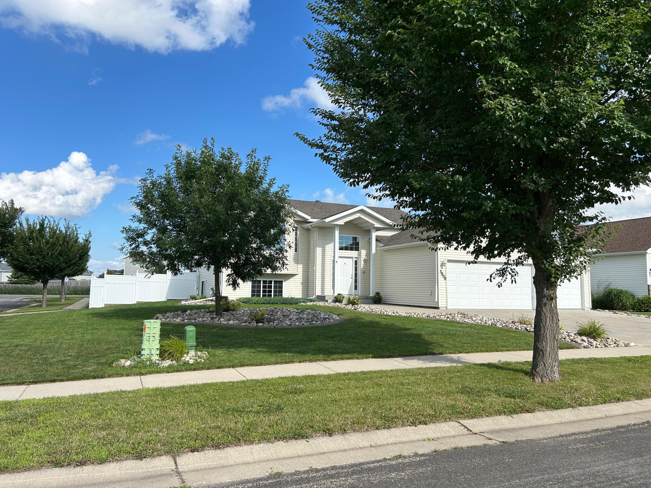 Large Corner Lot.JPG