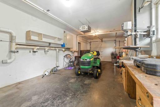 Heated shop/garage space w/ Grizzly Dust Collector