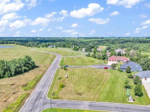100 Savannah Heights Boulevard, Lynd, MN 56157