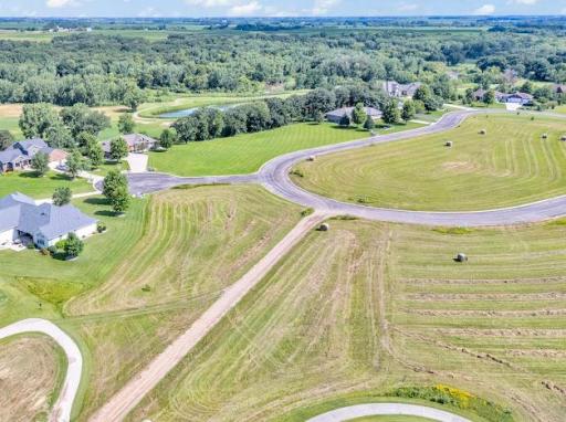 100 Savannah Heights Boulevard, Lynd, MN 56157