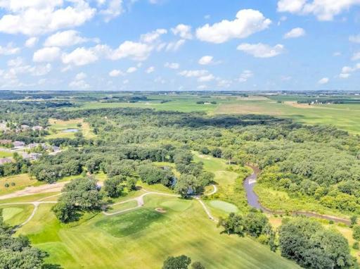 100 Savannah Heights Boulevard, Lynd, MN 56157