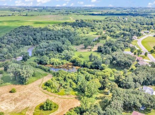 100 Savannah Heights Boulevard, Lynd, MN 56157