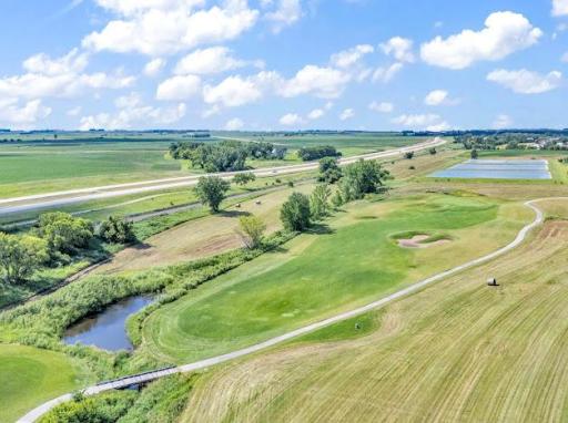 100 Savannah Heights Boulevard, Lynd, MN 56157