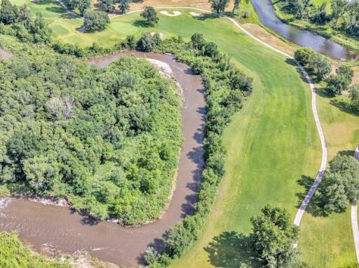 100 Savannah Heights Boulevard, Lynd, MN 56157