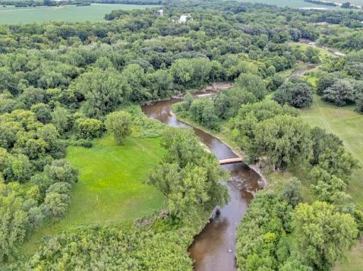100 Savannah Heights Boulevard, Lynd, MN 56157