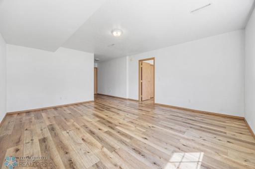 5120 8th Avenue S, Fargo, ND 58103