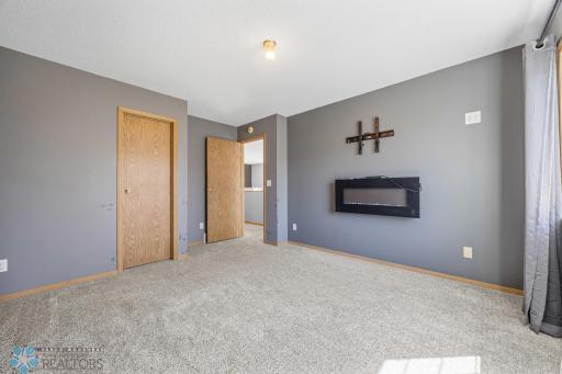 5120 8th Avenue S, Fargo, ND 58103