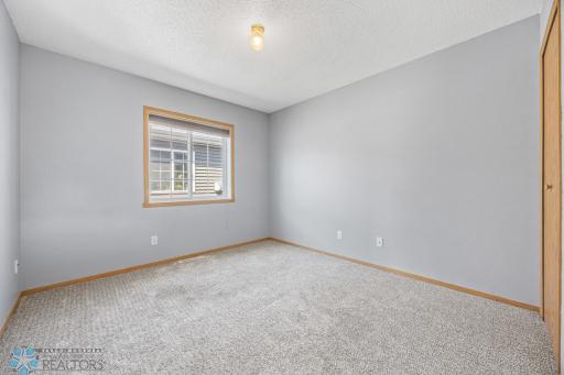 5120 8th Avenue S, Fargo, ND 58103