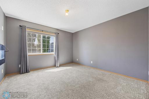 5120 8th Avenue S, Fargo, ND 58103