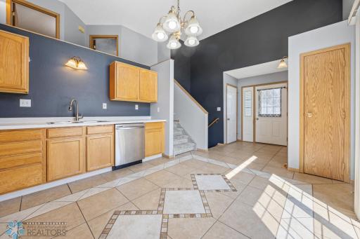5120 8th Avenue S, Fargo, ND 58103