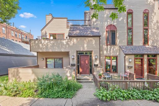 8 Irvine Park, 8A, Saint Paul, MN 55102
