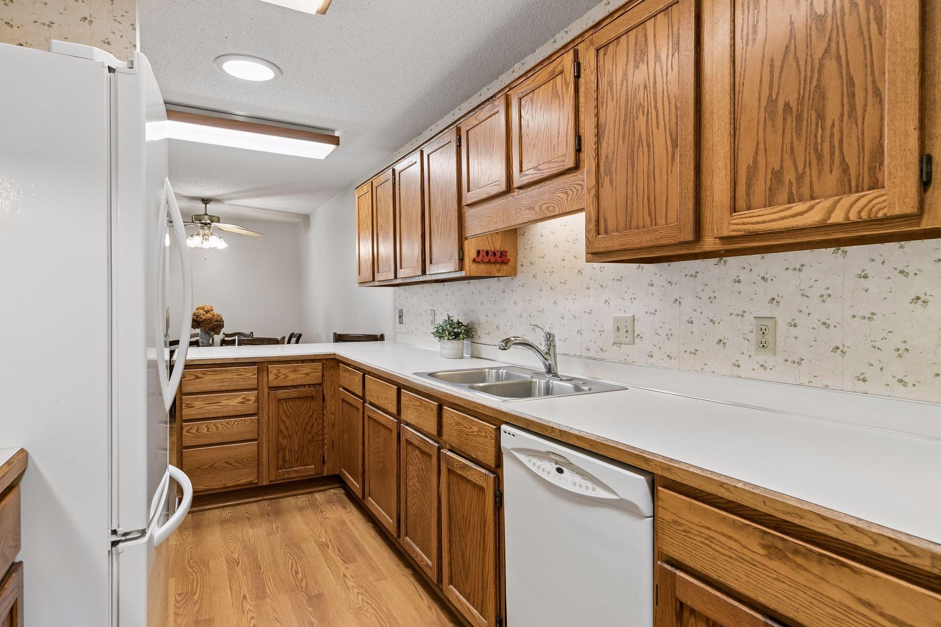 Good kitchen lighting