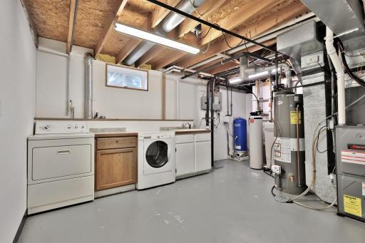 LL Utility & Laundry Room