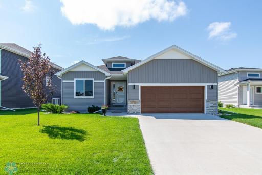 801 Cathy Drive W, West Fargo, ND 58078