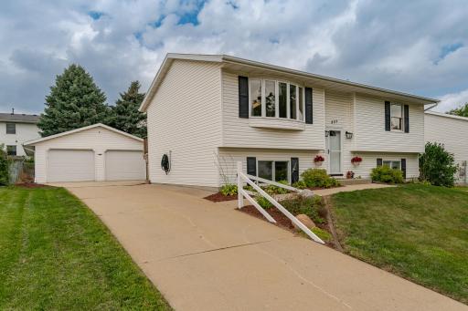 827 44th Avenue NW, Rochester, MN 55901