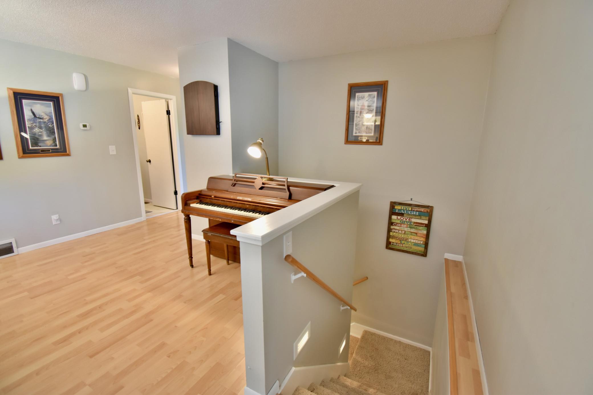To LL livingroom and bedrooms