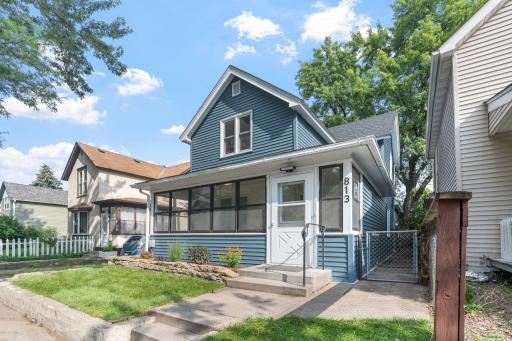 813 26th Avenue NE, Minneapolis, MN 55418