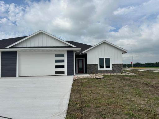 719 Tallgrass Circle, Luverne, MN 56156