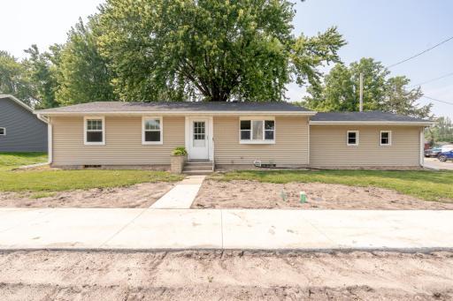 313 Lake Avenue N, Silver Lake, MN 55381