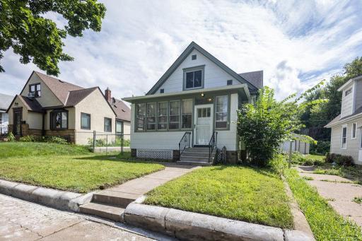978 Geranium Avenue E, Saint Paul, MN 55106