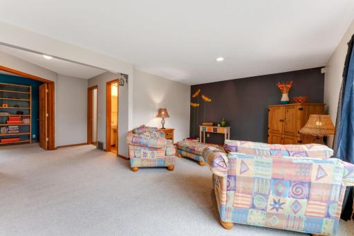 16370 Goodview Trail, Lakeville, MN 55044