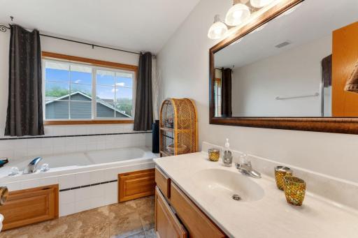 16370 Goodview Trail, Lakeville, MN 55044