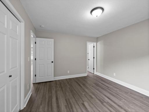23-web-or-mls-5900 W 139th St (138 of 187).jpg
