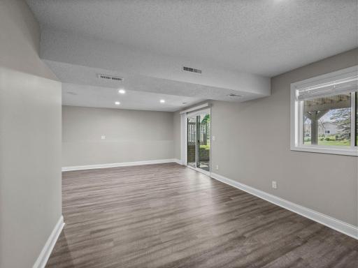 32-web-or-mls-5900 W 139th St (160 of 187).jpg