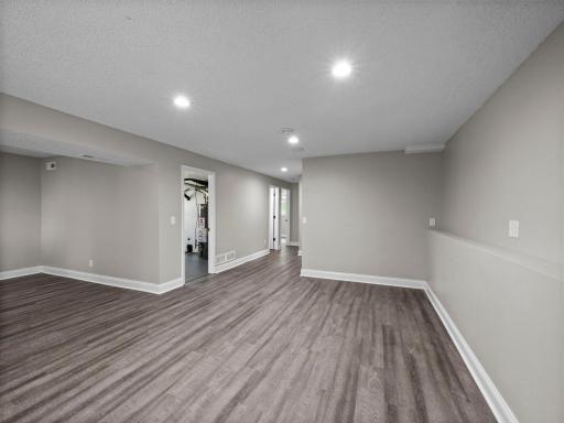 30-web-or-mls-5900 W 139th St (152 of 187).jpg