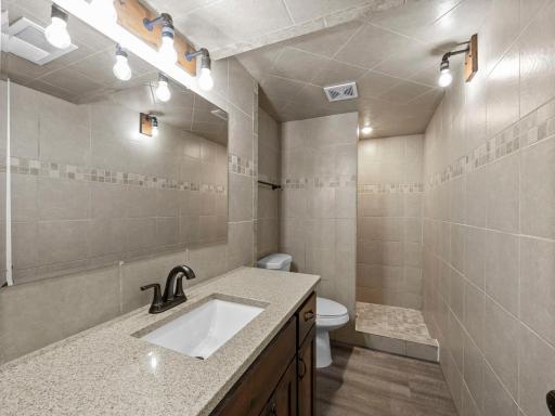 38-web-or-mls-5900 W 139th St (172 of 187).jpg